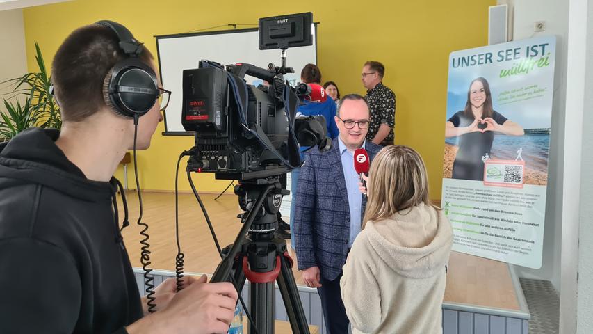 Zweckerbandsvorsitzender Manuel Westphal bei er Pressekonferenz Brombachsee Müllfrei