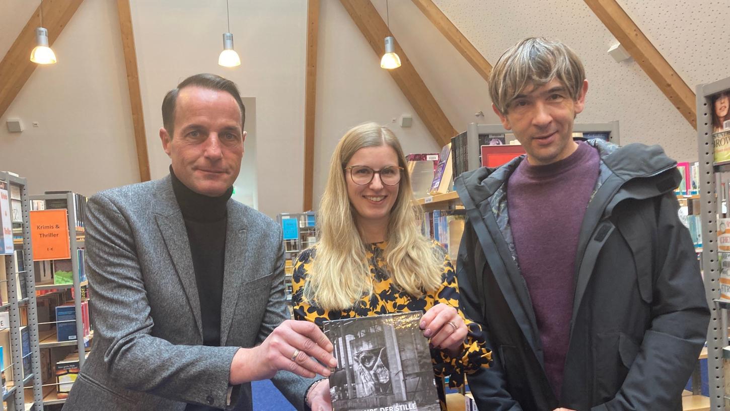 Sind überzeugt, dass der Bildband auf Nachfrage stößt: Martin Förster (links) Timke Wesselowski und Wolfgang Nierhoff. Sind überzeugt, dass der Bildband auf Nachfrage stößt: Martin Förster (links) Timke Wesselowski und Wolfgang Nierhoff.