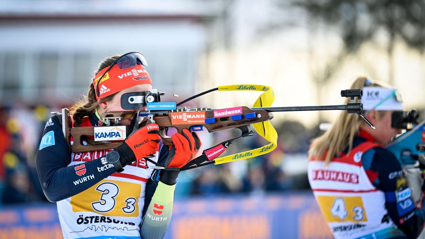 Die deutschen Biathletinnen um Vanessa Voigt kamen in der Staffel auf Rang drei.