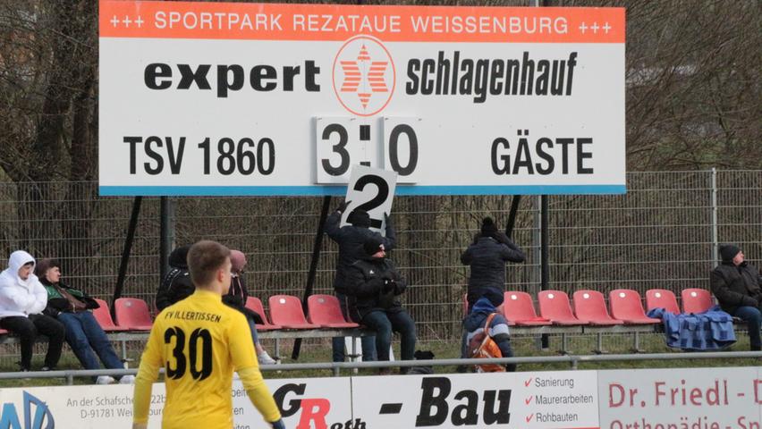 Immer wieder musste der Spielstand auf der Anzeigentafel erhöhte werden - hier auf 3:0 für den gastgebenden TSV 1860.