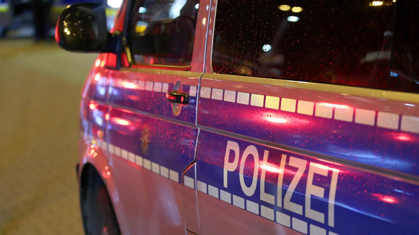 In der Nacht von Freitag auf Samstag wurde eine junge Frau tot in einer Wohnung in der Nürnberger Südstadt aufgefunden. (Symbolbild) In der Nacht von Freitag auf Samstag wurde eine junge Frau tot in einer Wohnung in der Nürnberger Südstadt aufgefunden. (Symbolbild)
