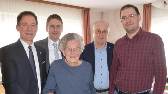Frisch und fröhlich: So feierte Emma Bauer aus Geilsheim ihren 100. Geburtstag