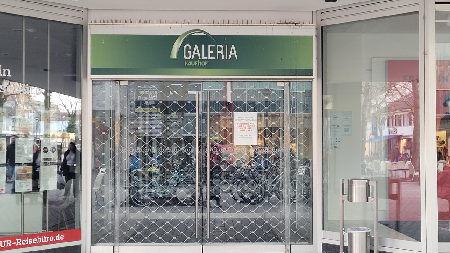 Ein Paukenschlag für die Hugenottenstadt:  Das Kaufhaus Galeria Karstadt Kaufhof wird dicht gemacht. 