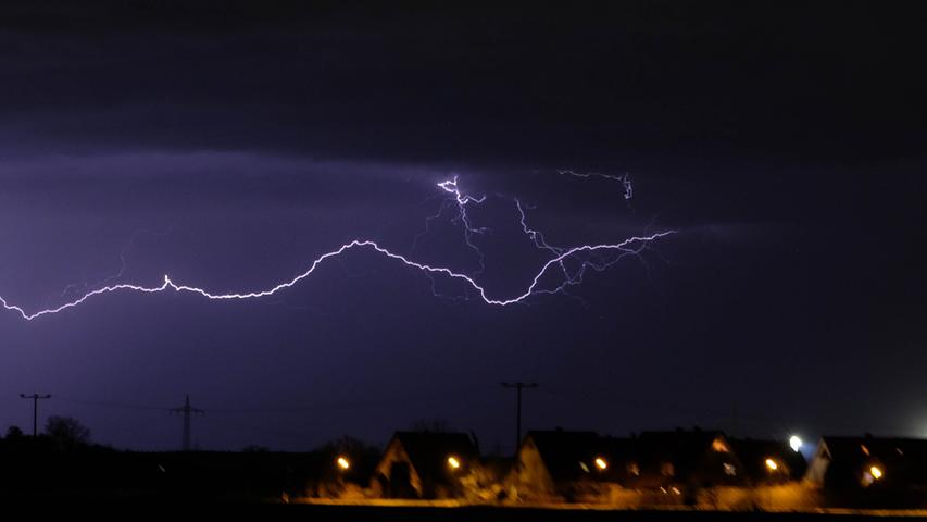 Blitze Starkregen Sturmb en Und Hagel Spektakul re Bilder Zeigen blitze-starkregen-sturmb-en-und-hagel-spektakul-re-bilder-zeigen