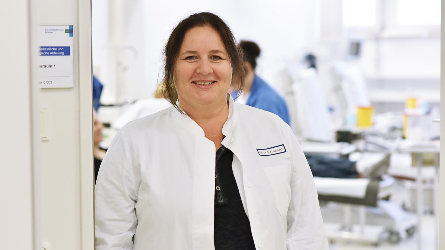 Dr. Susanne Achenbach, Oberärztin der Transfusionsmedizinischen und Hämostaseologischen Abteilung des Uniklinikums Erlangen. Dr. Susanne Achenbach, Oberärztin der Transfusionsmedizinischen und Hämostaseologischen Abteilung des Uniklinikums Erlangen.