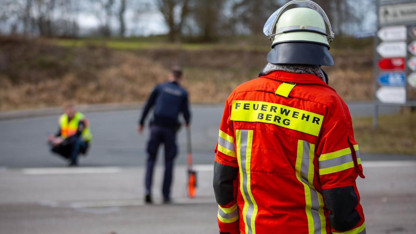 Die Rekonstruktion des Unfalls auf der Staattsstraße bei Berg wird von der Polizei Neumarkt in enger Abstimmung mit der Staatsanwaltschaft Nürnberg-Fürth geführt.  