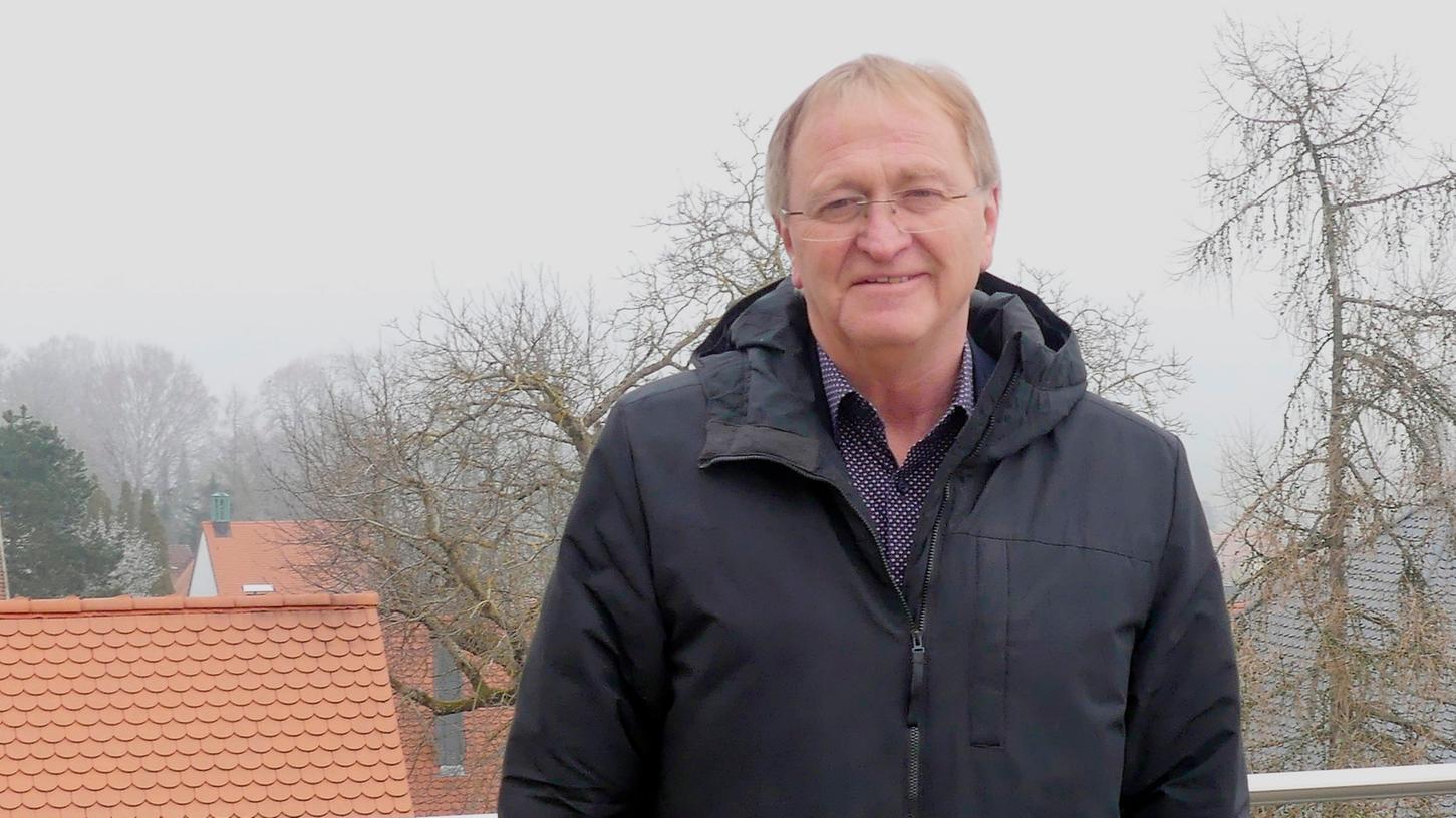 Seit 21 Jahren ist Josef Bauer – hier auf der Dachterrasse des Rathauses, Bürgermeister der Stadt Parsberg.