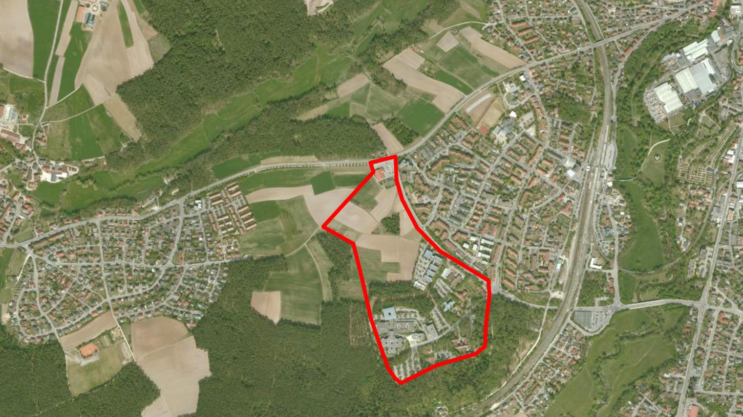 Ein rund 6,5 Hektar großes Gebiet im Rother Westen könnte Wohnquartier werden. Die Stadt will die Grundstücke von insgesamt acht Eigentümern kaufen - dafür sind 9,5 Millionen Euro im Haushalt eingeplant.
