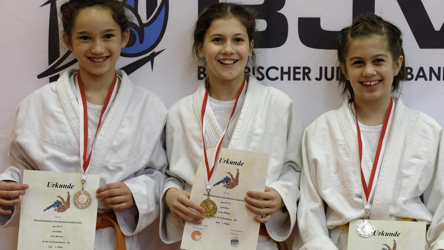 Bereits bei den mittelfränkischen Titelkämpfen, die eine Woche vor der Nordbayerischen Meisterschaft stattgefunden hatten, gab es super Ergebnisse von Asta Hirsch, Lena Müller und Rania Hakverdi (von links).
