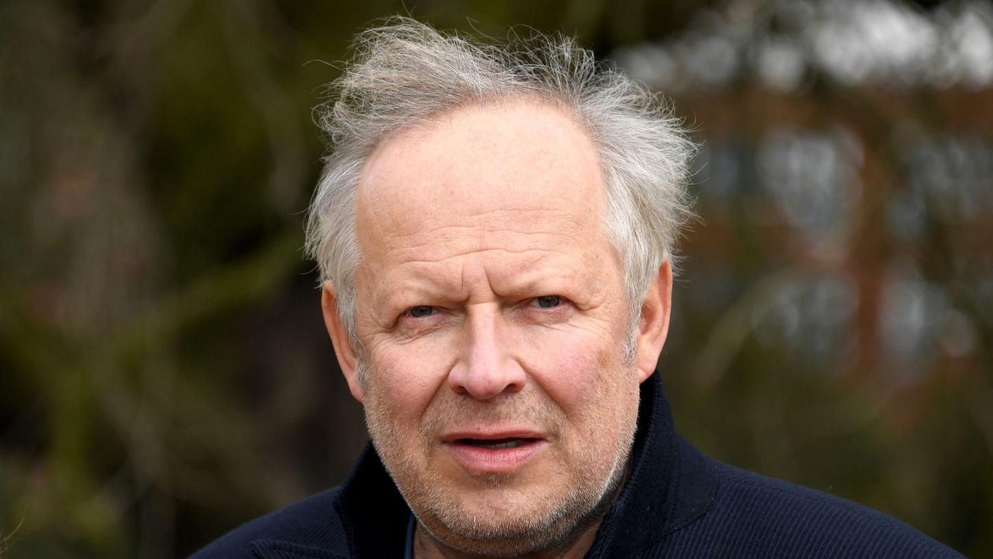 Axel Milberg freut sich auf das Neue. Axel Milberg freut sich auf das Neue.