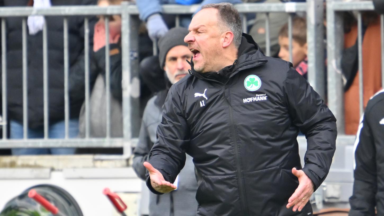 "Aber diese Entscheidung muss dann wieder irgendein Board treffen, da ist der Jüngste 76": Alexander Zorniger bleibt meinungsstark. "Aber diese Entscheidung muss dann wieder irgendein Board treffen, da ist der Jüngste 76": Alexander Zorniger bleibt meinungsstark.