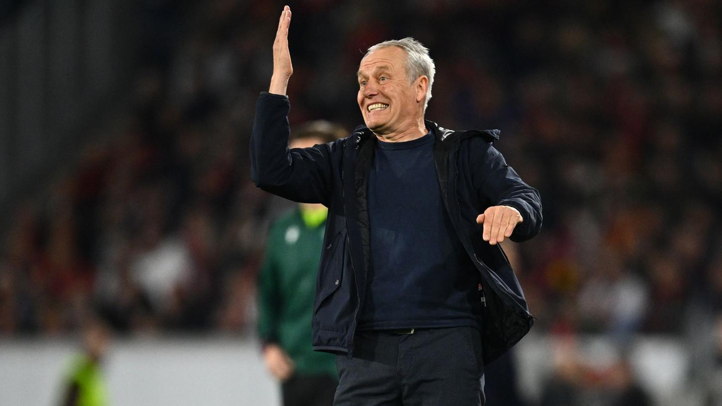 Freiburgs Trainer Christian Streich ist kein Fan der Zeitspiel-Regel. Freiburgs Trainer Christian Streich ist kein Fan der Zeitspiel-Regel.