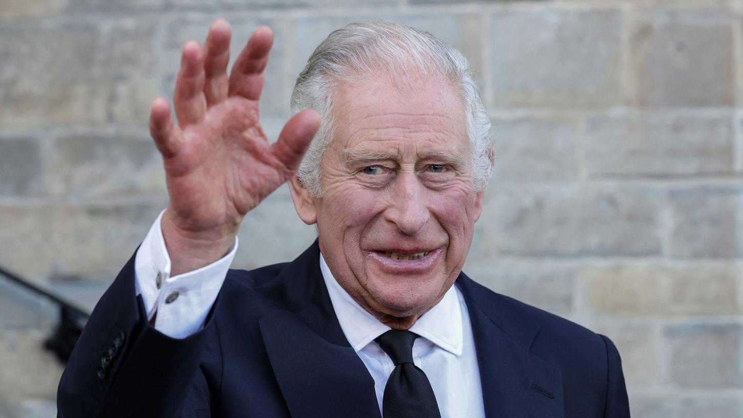 Fans der königlichen Familie in Großbritannien können die Krönung von König Charles III. landesweit auf Dutzenden Leinwänden verfolgen. Fans der königlichen Familie in Großbritannien können die Krönung von König Charles III. landesweit auf Dutzenden Leinwänden verfolgen.