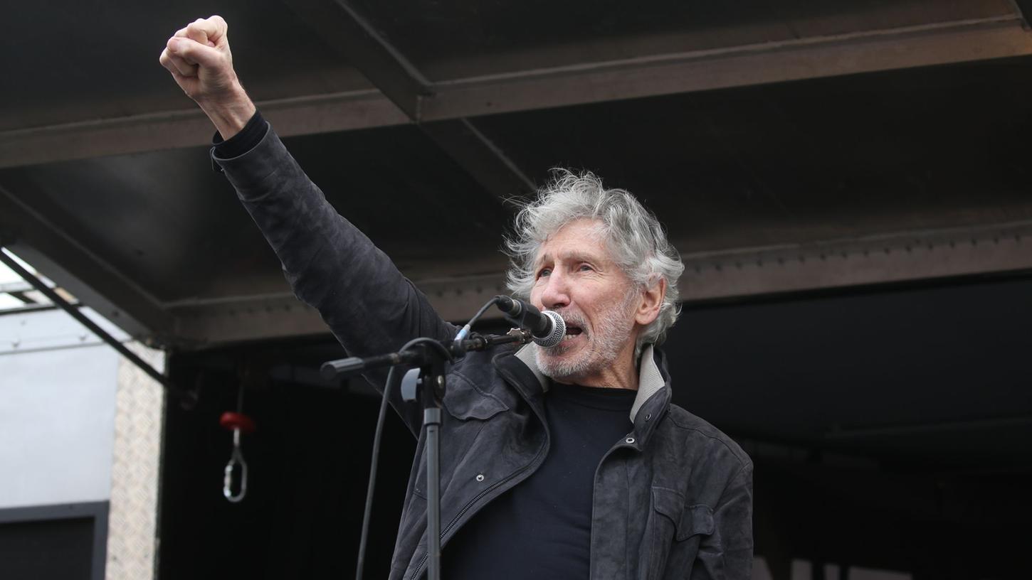 Der Pink-Floyd-Bassist Roger Waters geht juristisch gegen die behördlichen Absagen seiner Konzerte in München und Frankfurt vor und wehrt sich gegen Antisemitismus-Vorwürfe. Der Pink-Floyd-Bassist Roger Waters geht juristisch gegen die behördlichen Absagen seiner Konzerte in München und Frankfurt vor und wehrt sich gegen Antisemitismus-Vorwürfe.