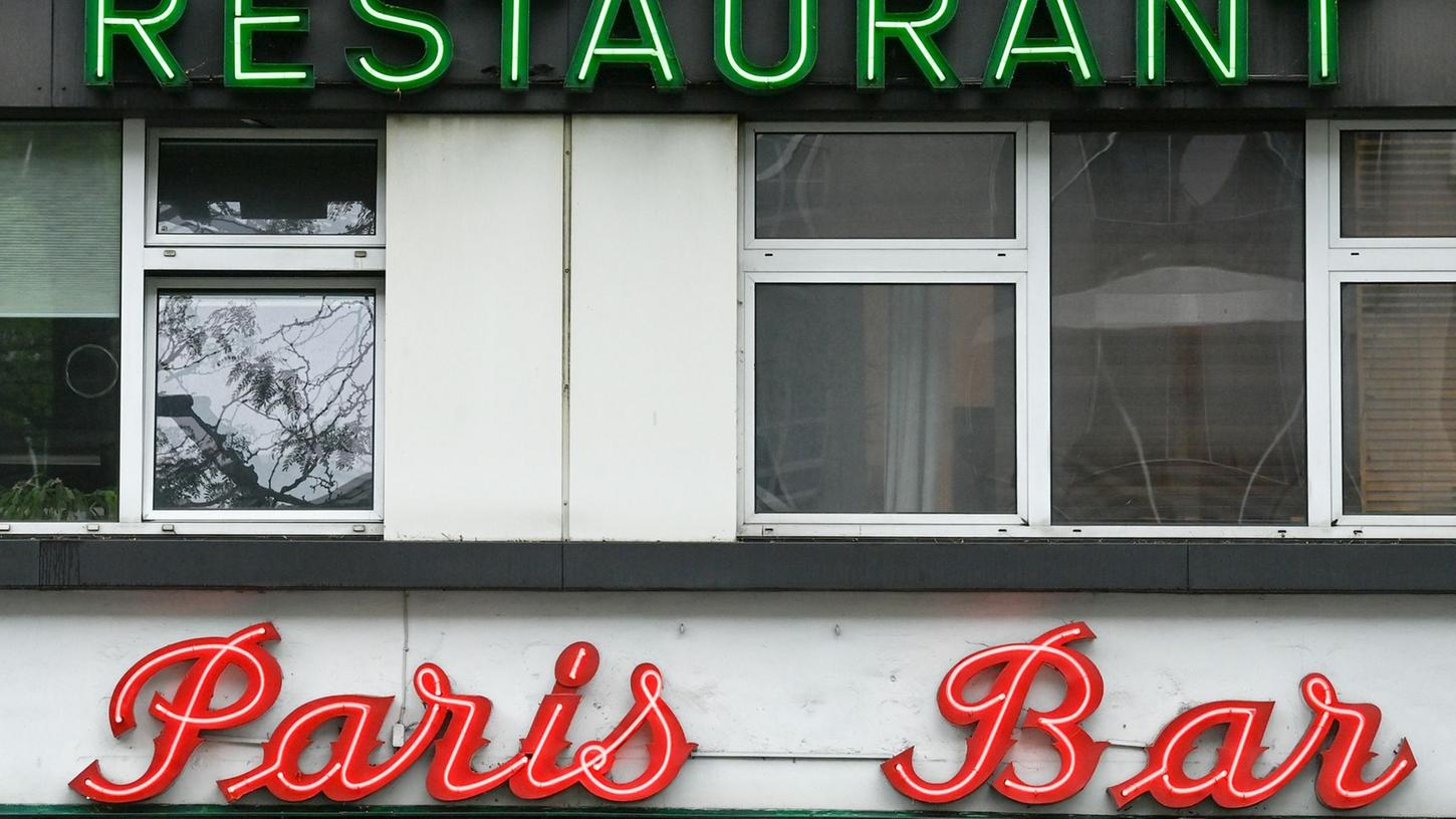 Der ehemalige Betreiber der legendären Berliner "Paris Bar" und Künstler Michel Würthle starb im Alter von 79 Jahren in Berlin. Der ehemalige Betreiber der legendären Berliner "Paris Bar" und Künstler Michel Würthle starb im Alter von 79 Jahren in Berlin.