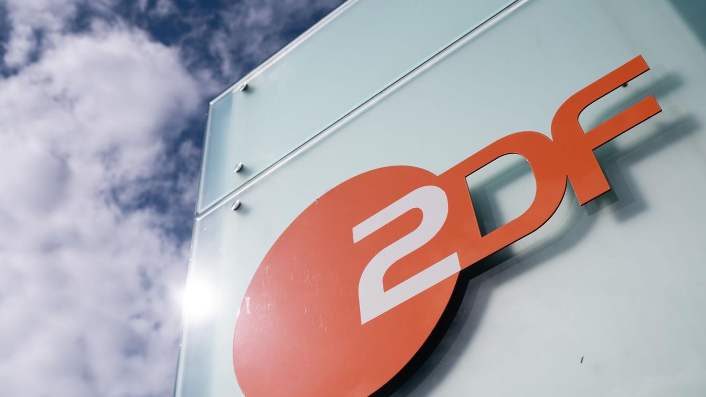 Das Logo des ZDF am Sendezentrum des Zweiten Deutschen Fernsehens in Mainz. Das Logo des ZDF am Sendezentrum des Zweiten Deutschen Fernsehens in Mainz.