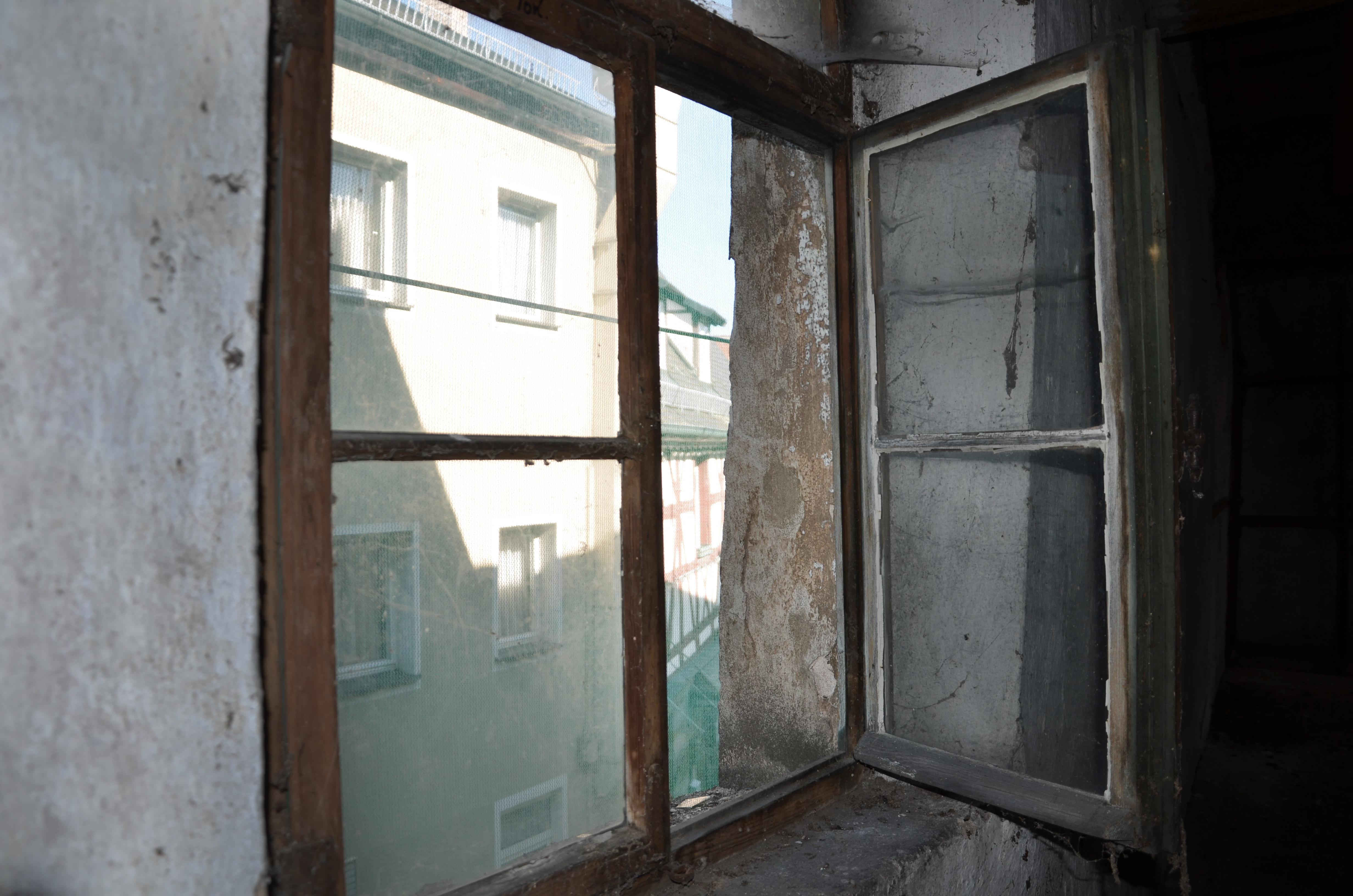 Viele Gestaltungselemente wie etwa Fensterbeschläge oder Griffe haben sich aus der Zeit um 1821 erhalten.