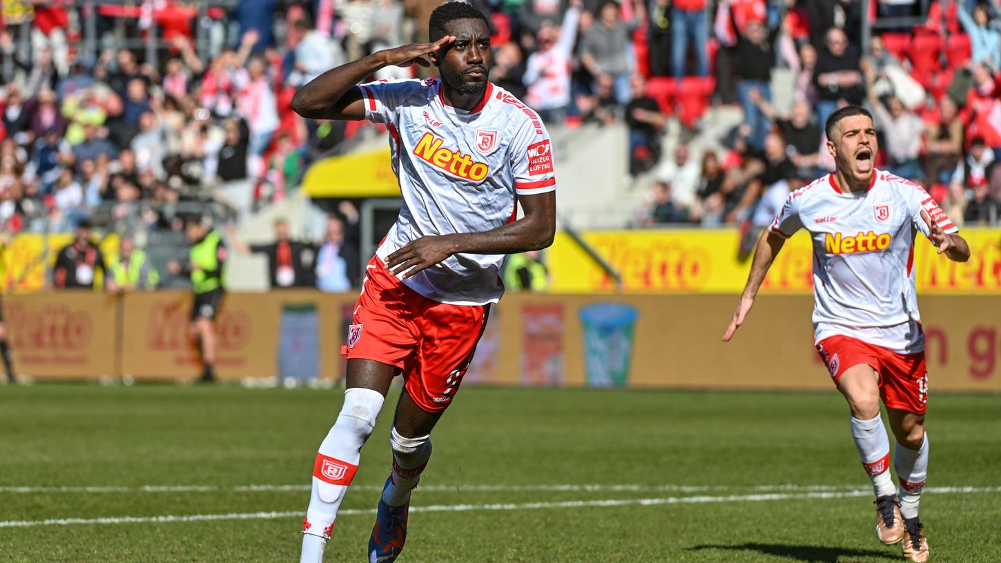 Beim Elfmeter ließ Prince Osei Owusu SCP-Torwart Jannik Huth ins Leere springen. Beim Elfmeter ließ Prince Osei Owusu SCP-Torwart Jannik Huth ins Leere springen.