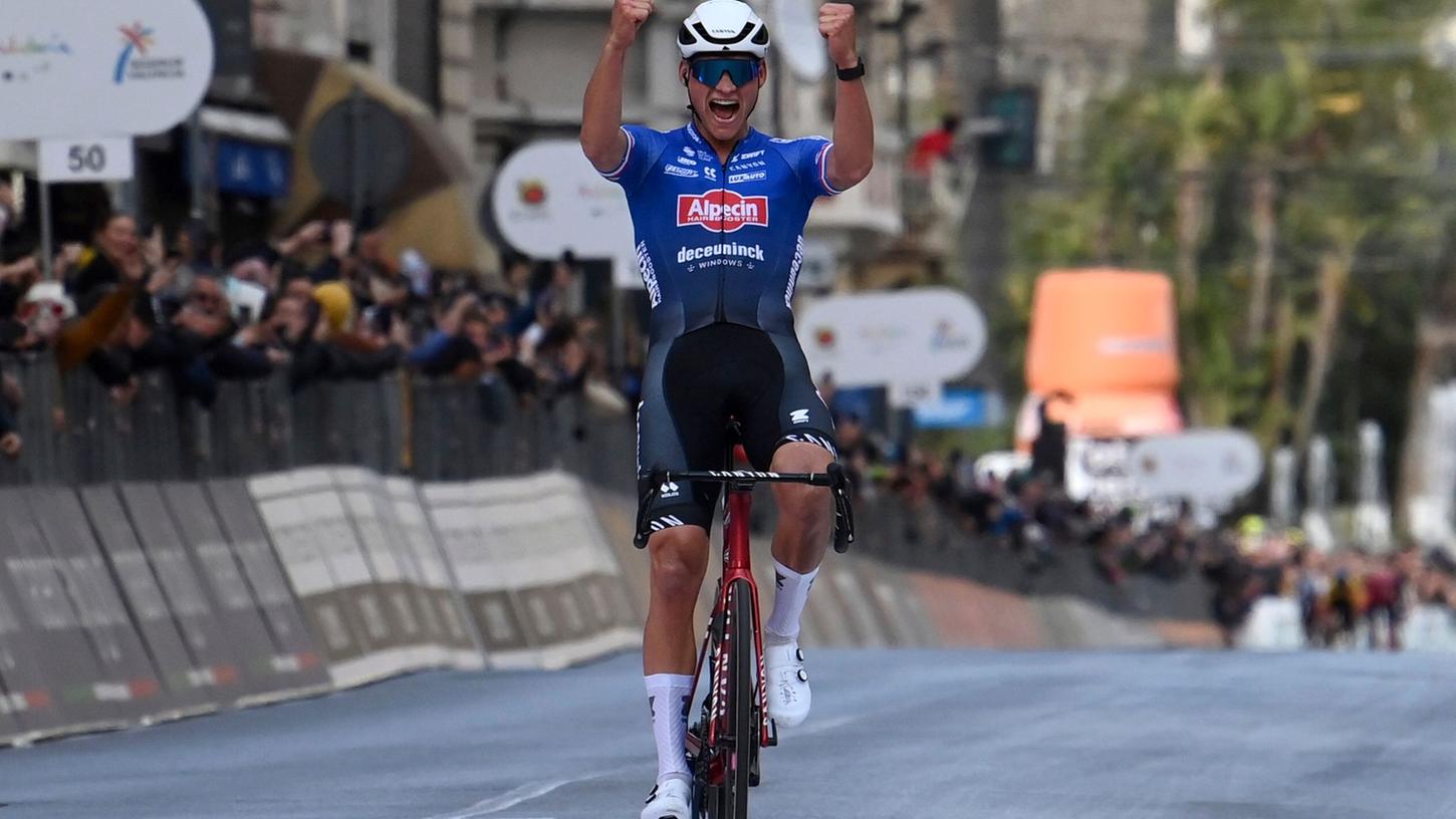 Mathieu van der Poel hat die 114. Auflage des Frühjahrsklassikers Mailand-Sanremo gewonnen.