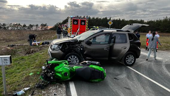 Schwerer Verkehrsunfall nahe Drosendorf bei Eggolsheim: Motorradfahrer verletzt