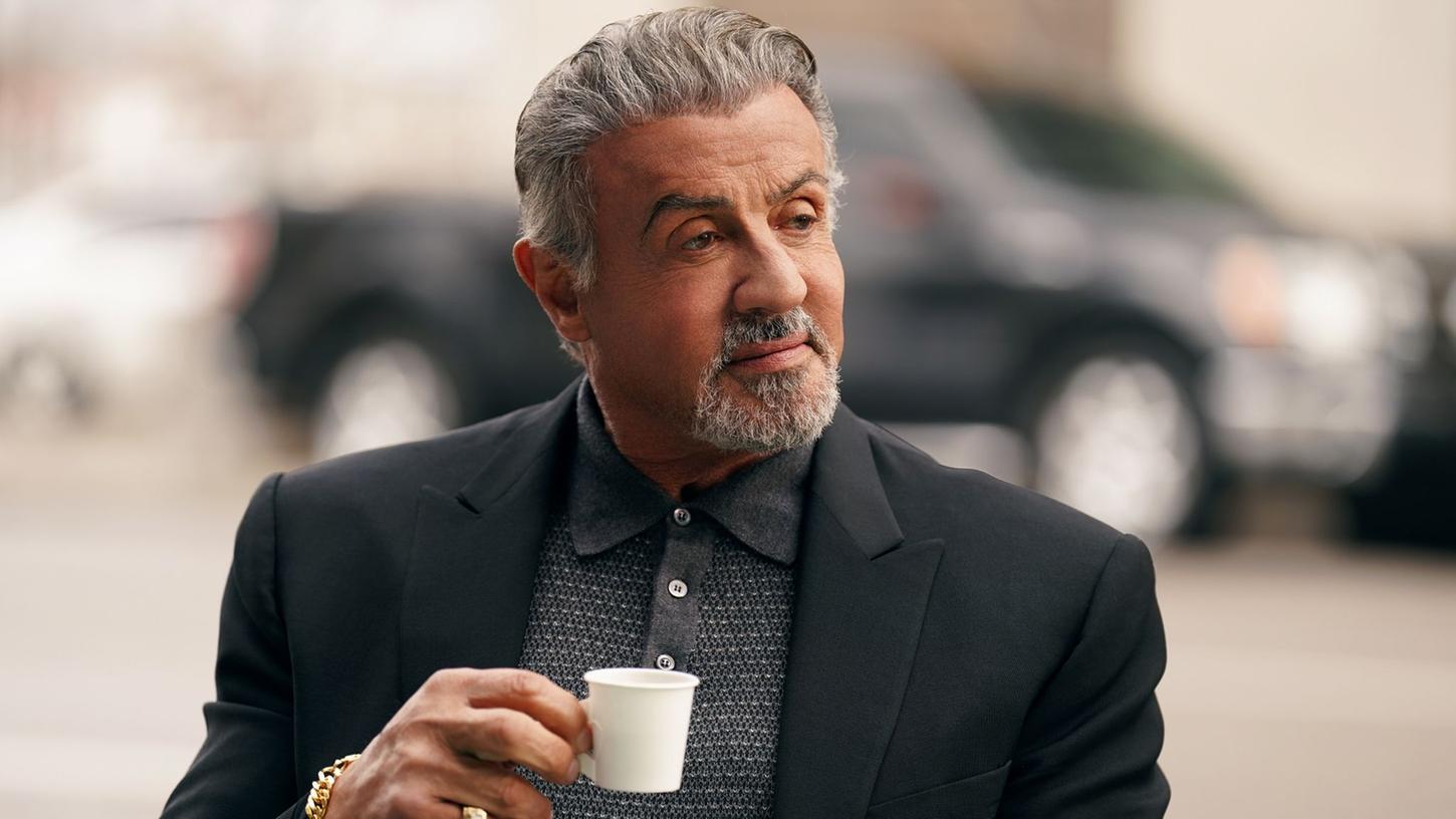 Dwight (Sylvester Stallone) wird nach Tulsa geschickt. Dwight (Sylvester Stallone) wird nach Tulsa geschickt.