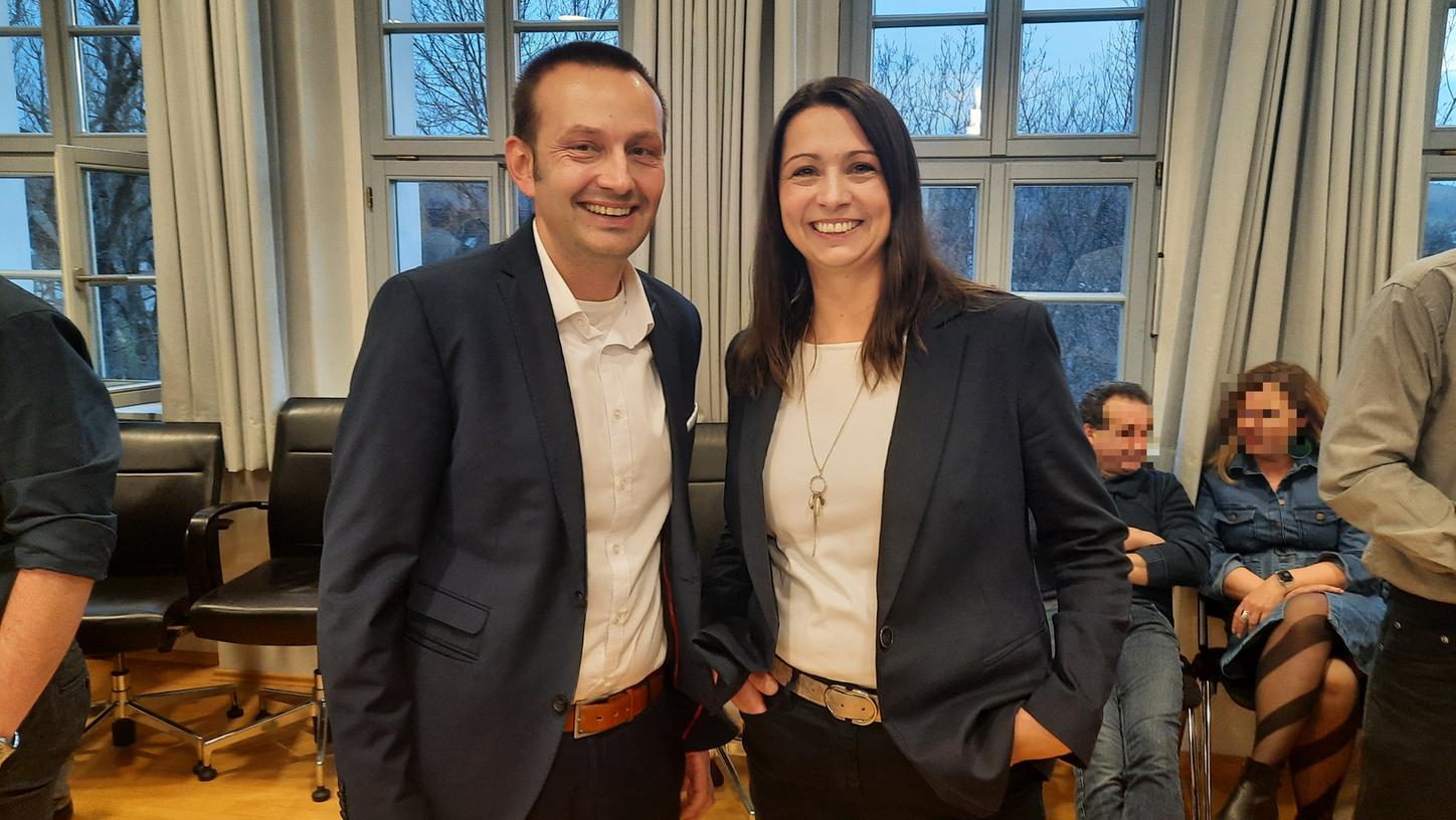 Der Sieger und die knappe Verliererin: Thalmässings neuer Rathauschef Johannes Mailinger und seine Mitbewerberin Barbara Borzner. Der Sieger und die knappe Verliererin: Thalmässings neuer Rathauschef Johannes Mailinger und seine Mitbewerberin Barbara Borzner.