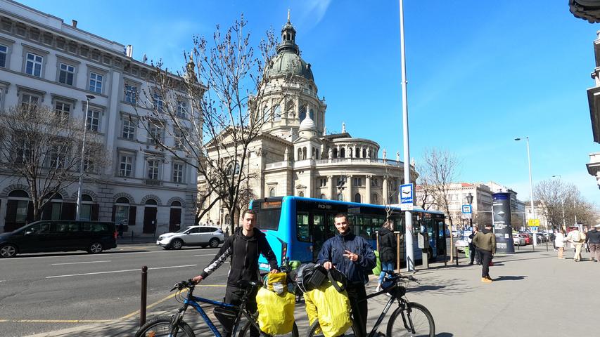 Nathanael Fischer (links) und Kevin Mayer in Budapest. Nathanael Fischer (links) und Kevin Mayer in Budapest.