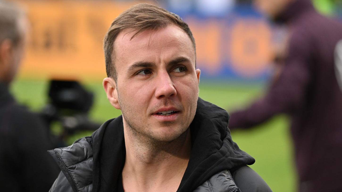 Fußballer Mario Götze will positiv in die Zukunft blicken. Fußballer Mario Götze will positiv in die Zukunft blicken.