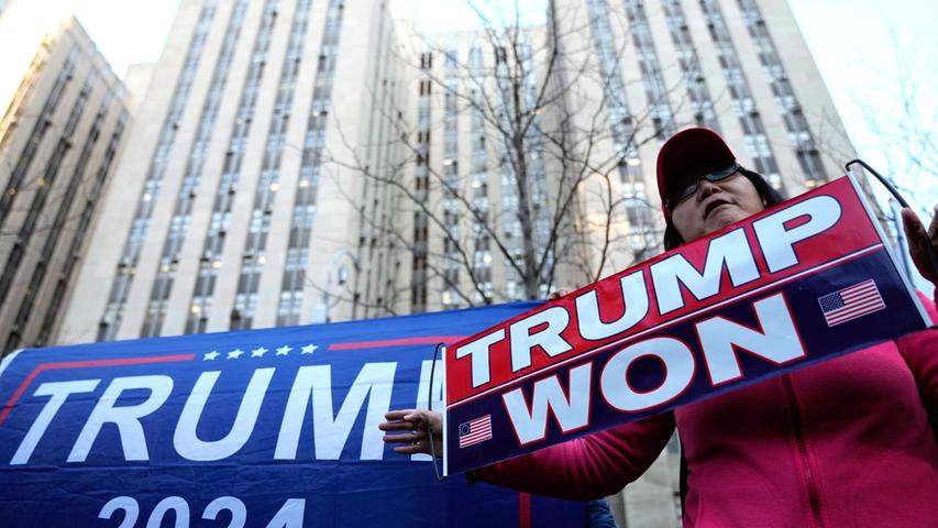Schon am Montag haben sich erste Pro-Trump-Demonstranten vor dem New Yorker Strafgericht eingefunden. Schon am Montag haben sich erste Pro-Trump-Demonstranten vor dem New Yorker Strafgericht eingefunden.