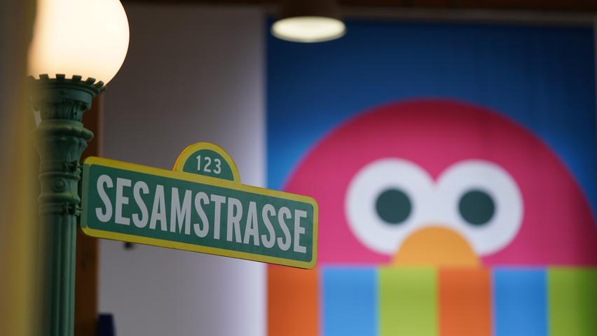 Die Ausstellung "50 Jahre Sesamstraße Deutschland - Mehr als eine TV-Show" im Auswanderermuseum Ballinstadt zeigt Puppen, Requisiten und Kostüme aus fünf Jahrzehnten der "Sesamstraße".