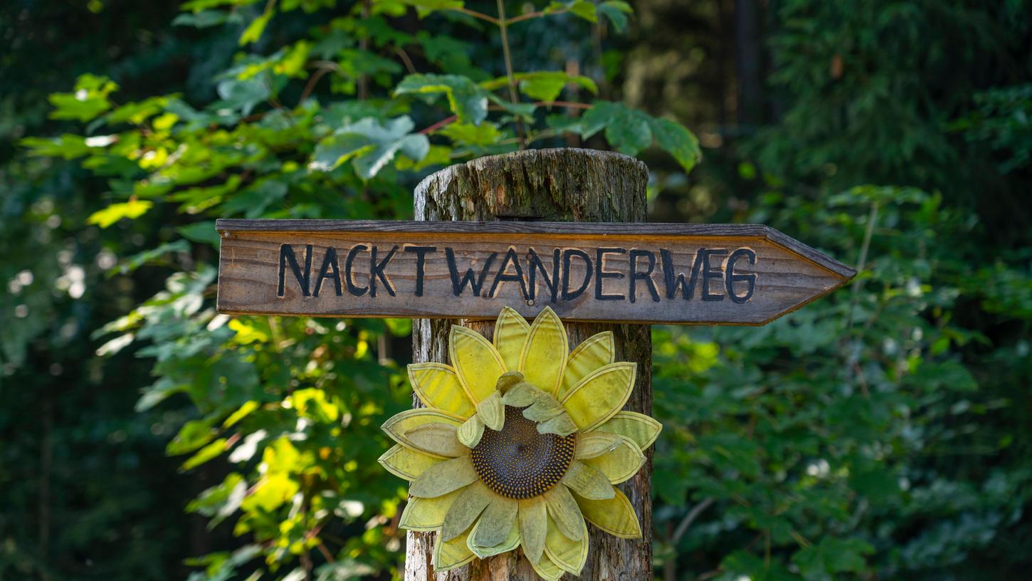 In Deutschland gibt es zwei offizielle Nacktwanderwege. (Symbolfoto) In Deutschland gibt es zwei offizielle Nacktwanderwege. (Symbolfoto)