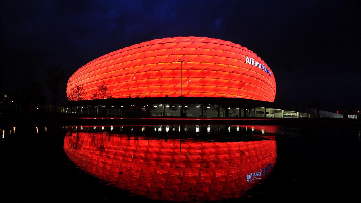 Spielstätte des FC Bayern: Die Allianz Arena. Spielstätte des FC Bayern: Die Allianz Arena.