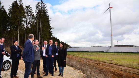 Energiewende: Bayerns Wirtschaftsminister Hubert Aiwanger besuchte Vorbildprojekte in Burgsalach