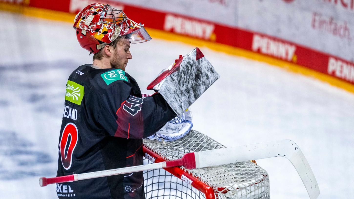 Die Düsseldorfer EG um Torwart Henrik Haukeland steht vor dem Aus.