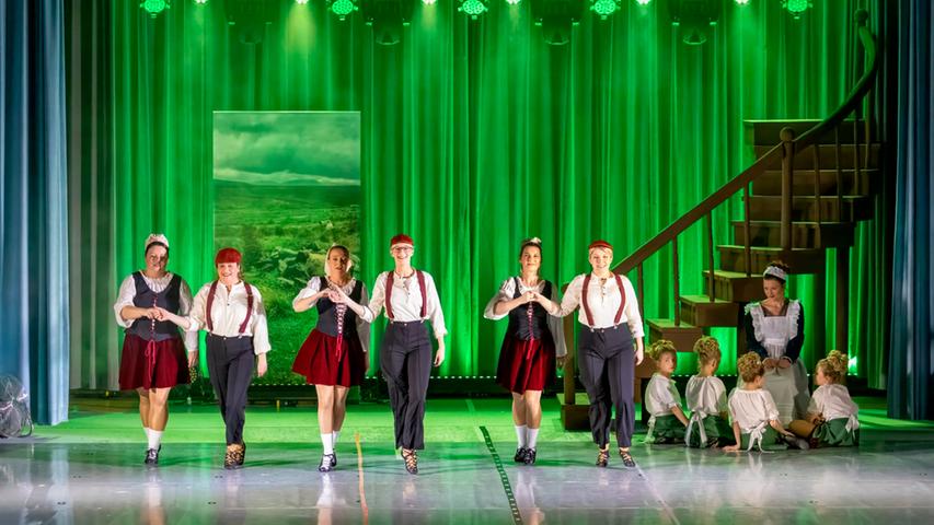 Die 20 Tänzerinnen und Tänzer des gemeinnützigen Vereins zeigten dafür irischen Tanz auf hohem Niveau. 