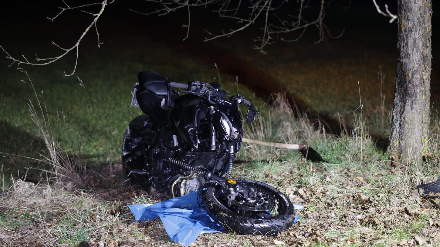 Ein junger Mann verlor am Mittwochabend die Kontrolle über sein Motorrad. Ein junger Mann verlor am Mittwochabend die Kontrolle über sein Motorrad.