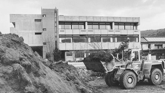 Vor 30 Jahren: Das Gymnasium in Ebs wird endlich erweitert