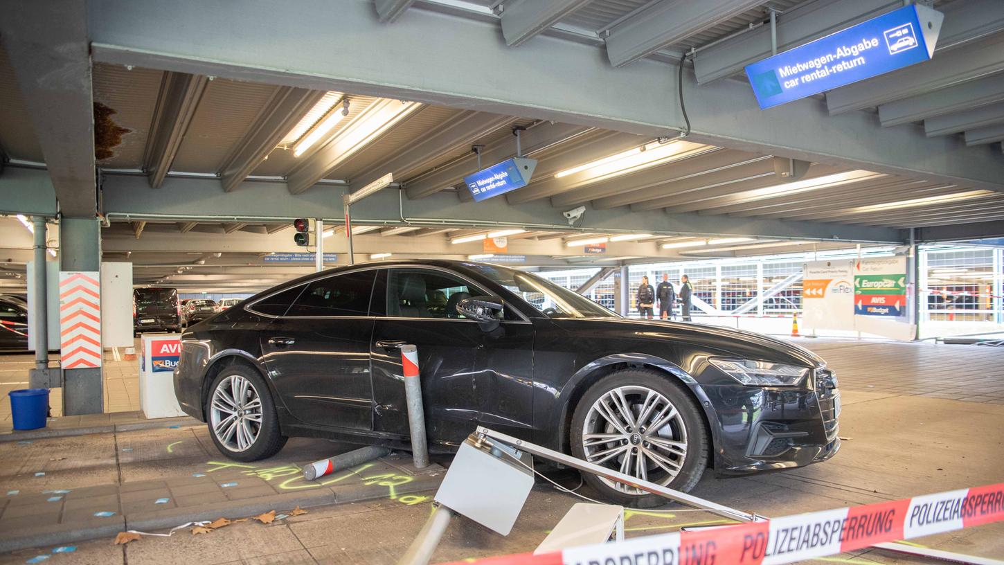 Ein Mann hat am Flughafen Köln/Bonn mehrere Menschen angefahren und verletzt.