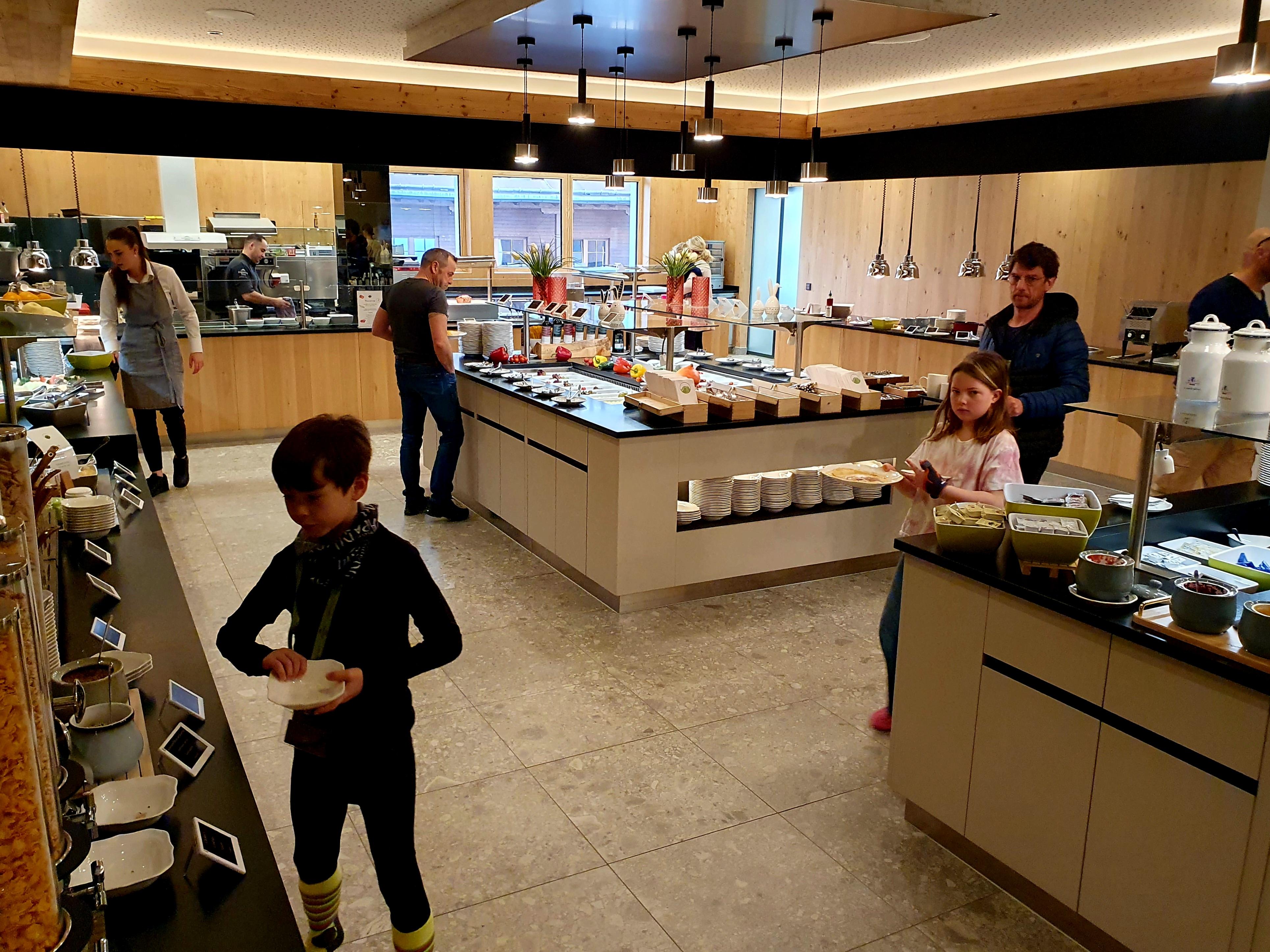  Frühstücksbuffet im Zugspitzresort. Die spannende Reisereportage zu dieser Bildergalerie lesen Sie hier auf unserem Premiumportal nn.de.