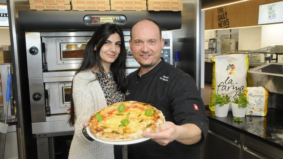 Maurizio De Giacomo steht am Ofen: Die beste Pizza gibt's bei Puma