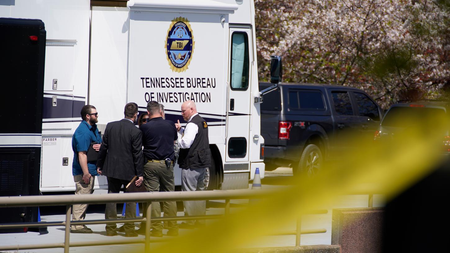 An einer Schule in Nashville im US-Bundesstaat Tennessee hat es Schüsse gegeben. Bei dem Vorfall seien mehrere Menschen getötet worden, teilte die örtliche Feuerwehr mit. An einer Schule in Nashville im US-Bundesstaat Tennessee hat es Schüsse gegeben. Bei dem Vorfall seien mehrere Menschen getötet worden, teilte die örtliche Feuerwehr mit.