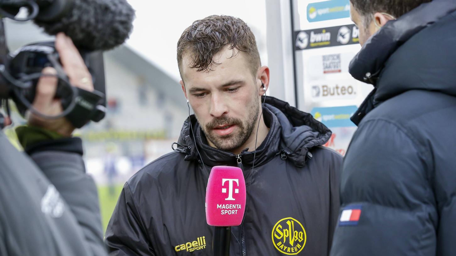 Die SpVgg Bayreuth hat ihren Abwehrspieler Felix Weber mit sofortiger Wirkung suspendiert. Das gab der Verein am Dienstag bekannt.