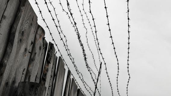 Tochter malte Antikriegsbild: Vater zu Straflager verurteilt