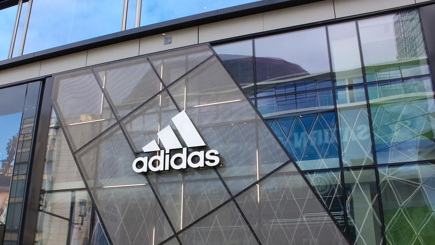 Adidas hat im ersten Quartal 2023 einen Verlust ausgewiesen. Adidas hat im ersten Quartal 2023 einen Verlust ausgewiesen.