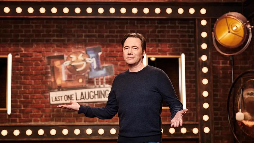 Bully Herbigs Erfolgsformat "LOL - Last One Laughing" kehrt zurück. Staffel vier der Comedy-Sendung, in der deutsche Humorist*innen versuchen, sich gegenseitig zum Lachen zu bringen, wird am 6. April veröffentlicht.  