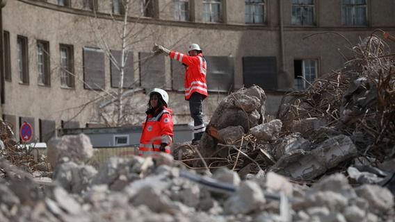 Retter in der Katastrophen-Zange: Wie die Bürokratie Ehrenamtliche ausbremst