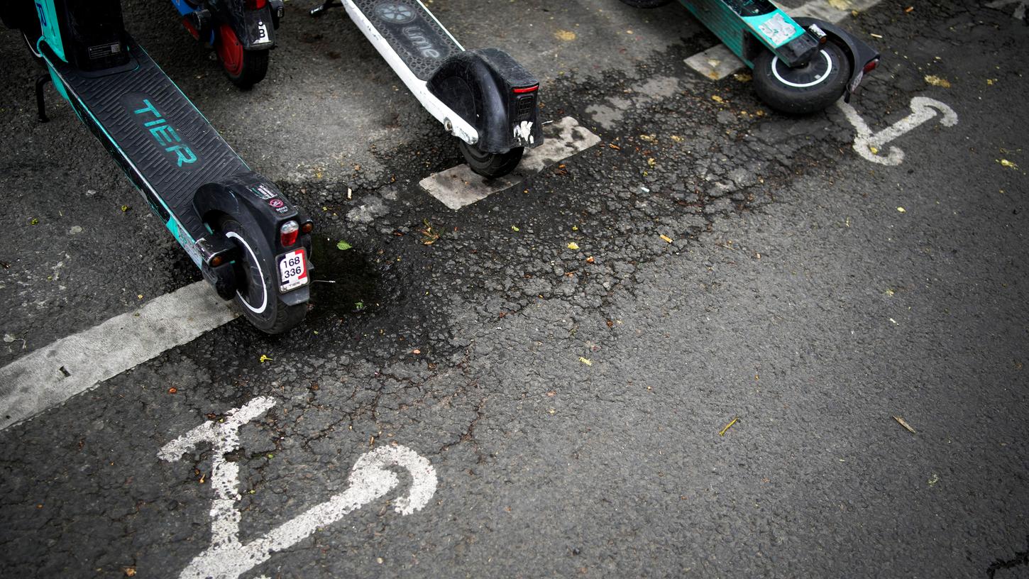 Die Bewohner von Paris haben mit großer Mehrheit für ein Verbot des E-Scooter-Verleihs in der Stadt gestimmt. 