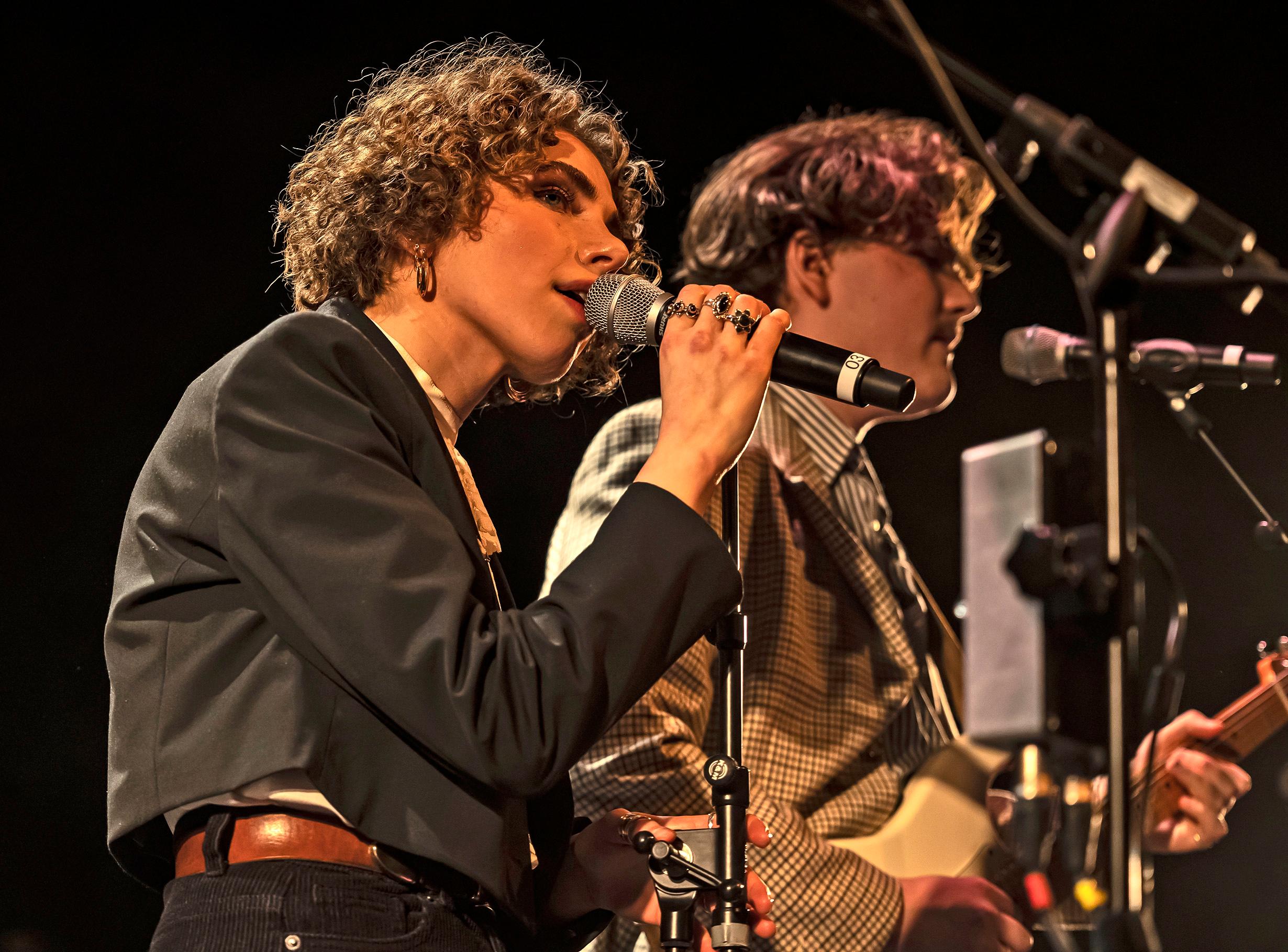 Die Münchner Liedermacherin Malva wurde mit zartem Elfenpop zur Festival-Entdeckung.