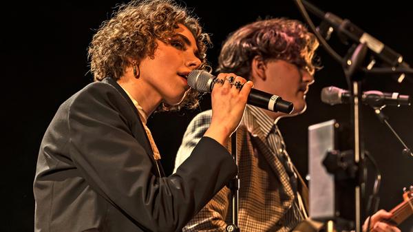 Die Münchner Liedermacherin Malva wurde mit zartem Elfenpop zur Festival-Entdeckung.