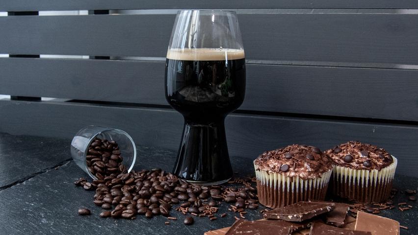 Kaffee wird als Zutat beim Brauen von Kaffeebier verwendet, um dem Bier oft einen röstigen Geschmack und ein Kaffeearoma zu verleihen.